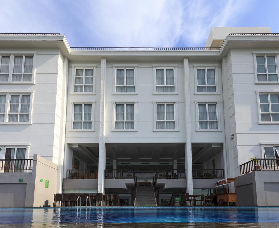 Hotel On The Rock Kupang  Luaran gambar