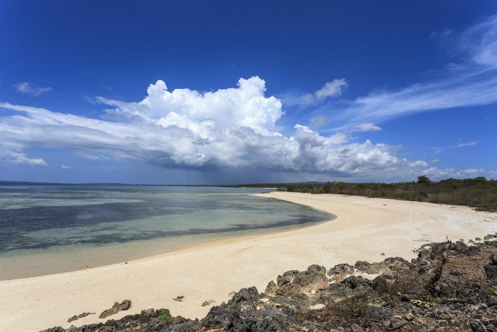 Hotel On The Rock Kupang  Luaran gambar
