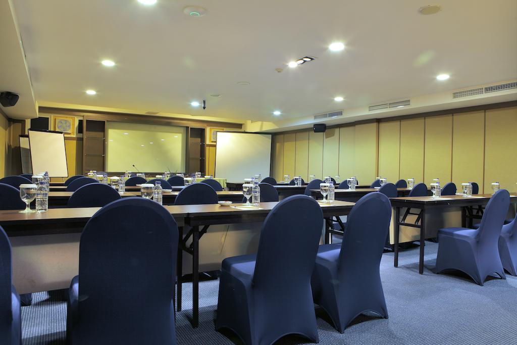 Hotel On The Rock Kupang  Luaran gambar
